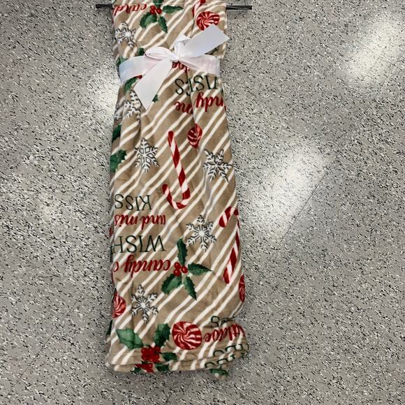 Christmas Candy Wish Mistletoe Kisses Candycane Snowflake Striped Throw Blanket - Picture 3 of 11